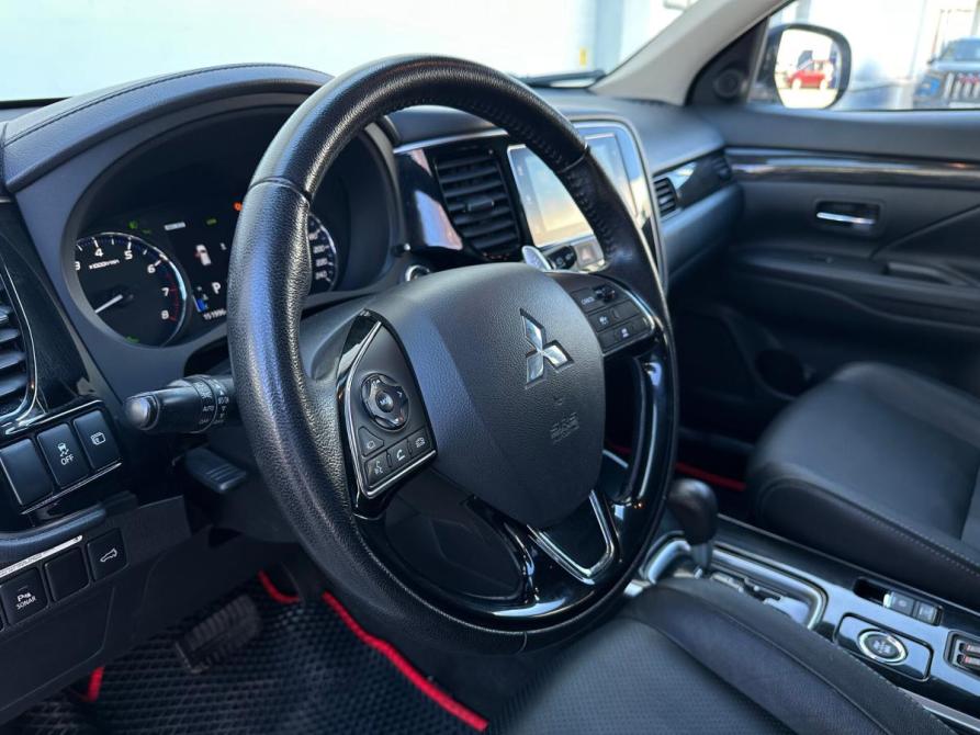 Mitsubishi Outlander III Рестайлинг 2 Санкт-Петербург  - изображение 9