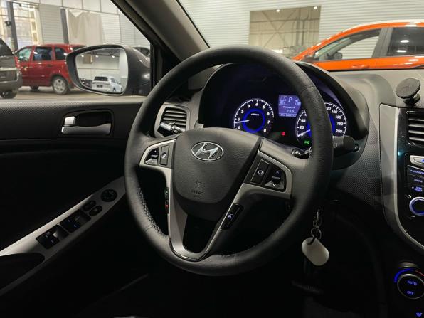 Hyundai Solaris I Рестайлинг с пробегом 2016 года, цена 1 025 000 рублей, 105307 км, хэтчбек, Автокод Объявления