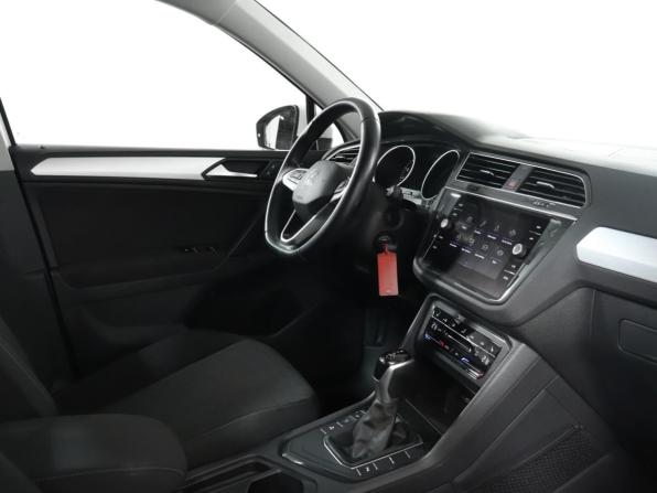 Volkswagen Tiguan II Рестайлинг с пробегом 2021 года, цена 2 649 000 рублей, 53500 км, внедорожник, Автокод Объявления