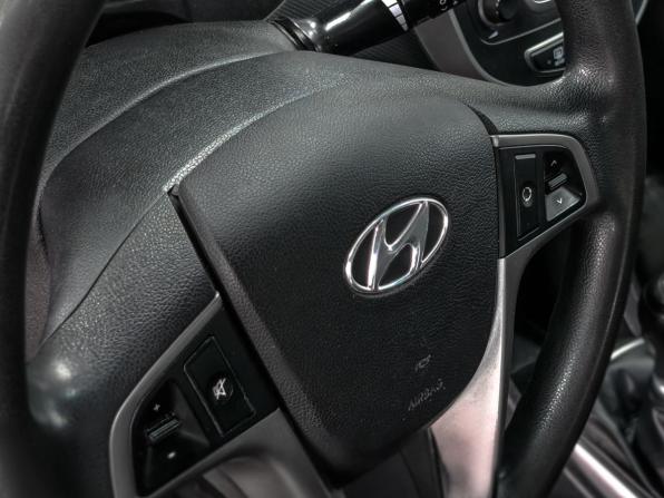 Hyundai Solaris I Рестайлинг с пробегом 2015 года, цена 949 900 рублей, 194000 км, седан, Автокод Объявления