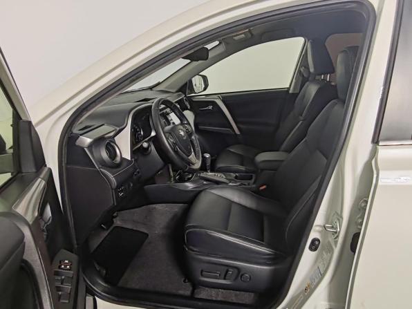 Toyota RAV4 IV (XA40) Рестайлинг с пробегом 2016 года, цена 2 350 000 рублей, 89154 км, внедорожник, Автокод Объявления