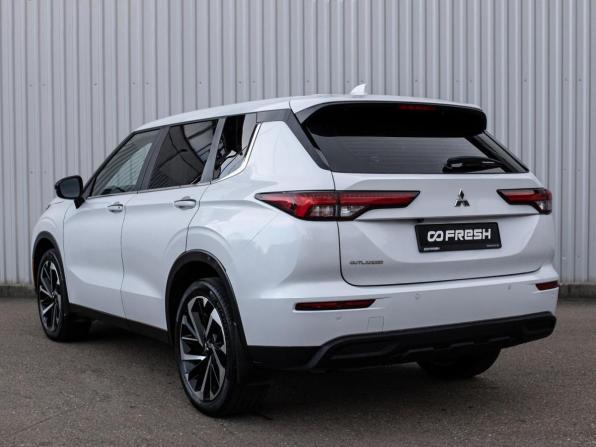 Mitsubishi Outlander IV с пробегом 2021 года, цена 3 150 000 рублей, 44293 км, внедорожник, Автокод Объявления