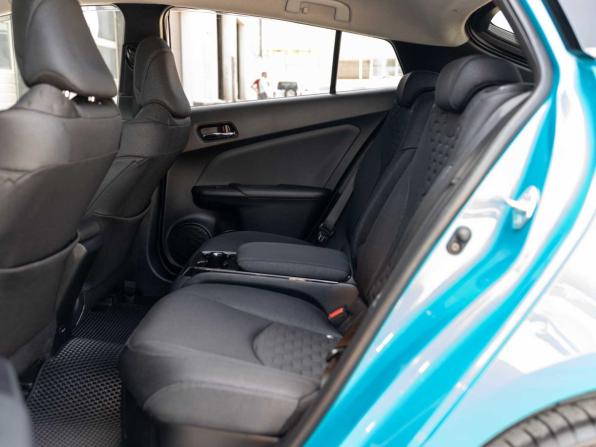 Toyota Prius IV (XW50) с пробегом 2018 года, цена 1 620 000 рублей, 169861 км, лифтбек, Автокод Объявления