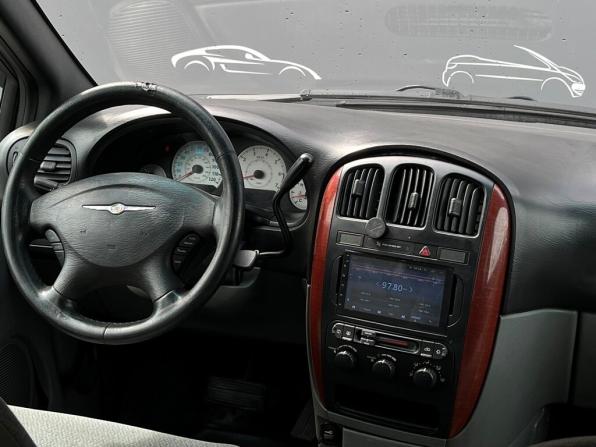 Chrysler Town &amp; Country IV с пробегом 2005 года, цена 597 700 рублей, 301560 км, минивэн, Автокод Объявления