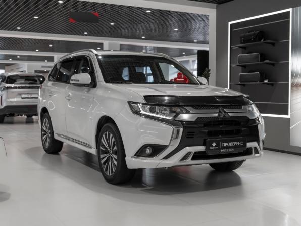 Mitsubishi Outlander III Рестайлинг 3 с пробегом 2022 года, цена 2 650 000 рублей, 11399 км, внедорожник, Автокод Объявления