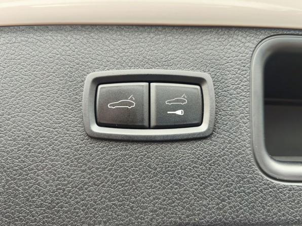 Porsche Macan I Рестайлинг 2 с пробегом 2022 года, цена 7 497 000 рублей, 26611 км, внедорожник, Автокод Объявления