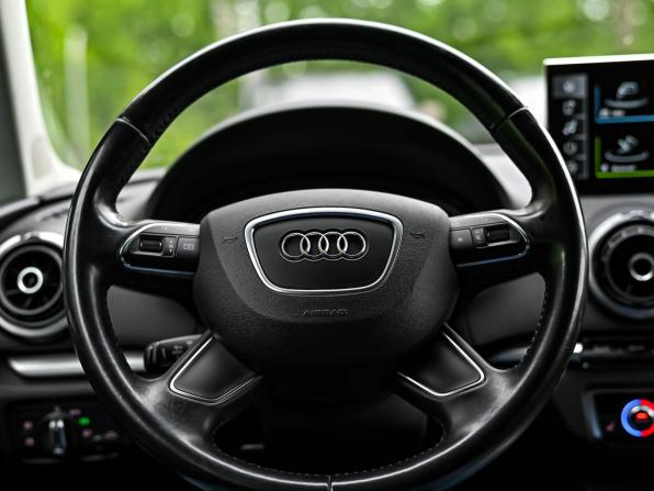 Audi A3 III (8V) с пробегом 2013 года, цена 1 020 000 рублей, 271545 км, седан, Автокод Объявления