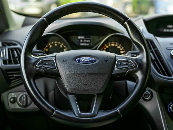 Ford Kuga II Рестайлинг с пробегом 2017 года, цена 1 650 000 рублей, 108212 км, внедорожник, Автокод Объявления