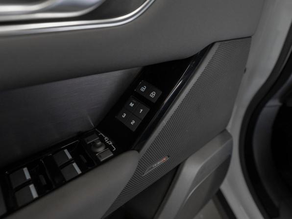 Land Rover Range Rover Velar I Рестайлинг с пробегом 2026 года, цена 9 300 000 рублей, 11 км, внедорожник, Автокод Объявления