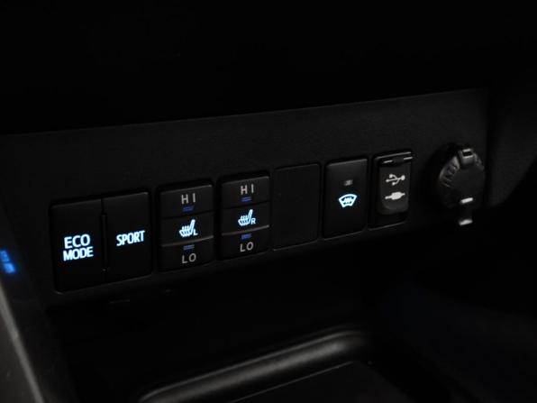 Toyota RAV4 IV (XA40) Рестайлинг с пробегом 2017 года, цена 2 547 000 рублей, 120550 км, внедорожник, Автокод Объявления