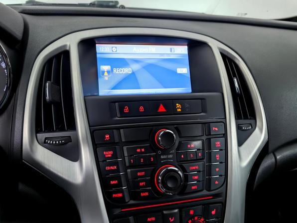 Opel Astra J Рестайлинг с пробегом 2012 года, цена 675 000 рублей, 218517 км, хэтчбек, Автокод Объявления