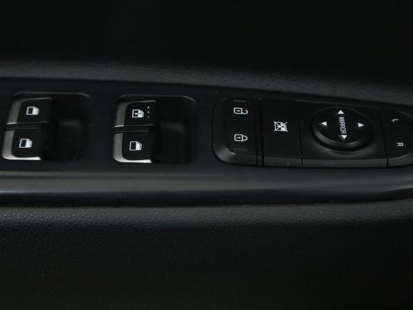 Kia Rio IV Рестайлинг с пробегом 2021 года, цена 1 536 000 рублей, 121000 км, хэтчбек, Автокод Объявления