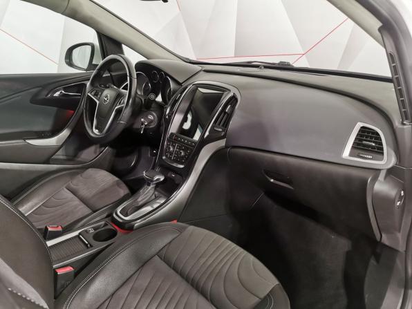 Opel Astra J Рестайлинг с пробегом 2014 года, цена 685 000 рублей, 179468 км, седан, Автокод Объявления