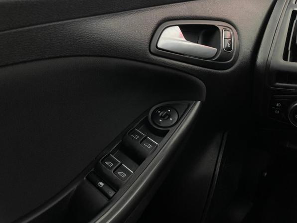 Ford Focus III Рестайлинг с пробегом 2016 года, цена 940 000 рублей, 166347 км, хэтчбек, Автокод Объявления