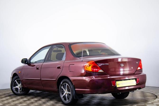 Kia Spectra I Рестайлинг 2 с пробегом 2006 года, цена 329 000 рублей, 300000 км, седан, Автокод Объявления