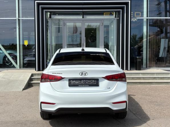 Hyundai Solaris II с пробегом 2019 года, цена 1 360 000 рублей, 131850 км, седан, Автокод Объявления
