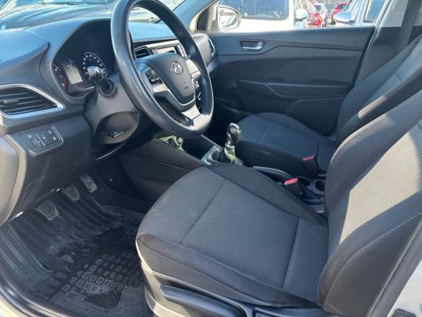 Hyundai Solaris II с пробегом 2018 года, цена 859 000 рублей, 170001 км, седан, Автокод Объявления