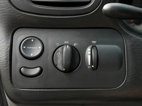 Chrysler Town &amp; Country IV с пробегом 2005 года, цена 597 700 рублей, 301560 км, минивэн, Автокод Объявления