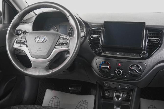 Hyundai Solaris II Рестайлинг с пробегом 2021 года, цена 1 649 000 рублей, 57073 км, седан, Автокод Объявления