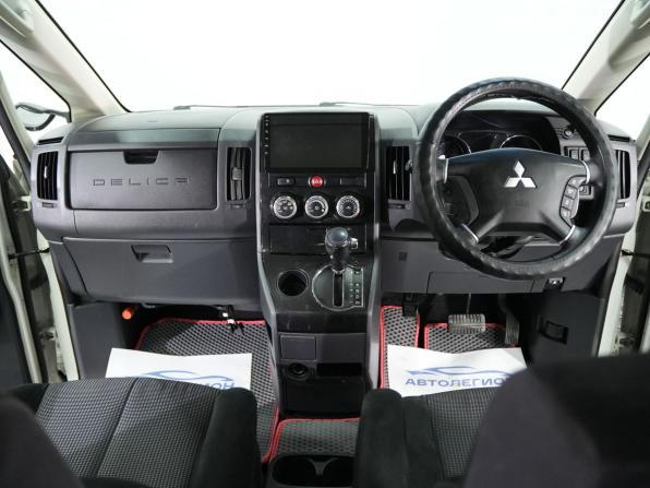 Mitsubishi Delica D:5 I с пробегом 2010 года, цена 1 300 000 рублей, 307226 км, минивэн, Автокод Объявления