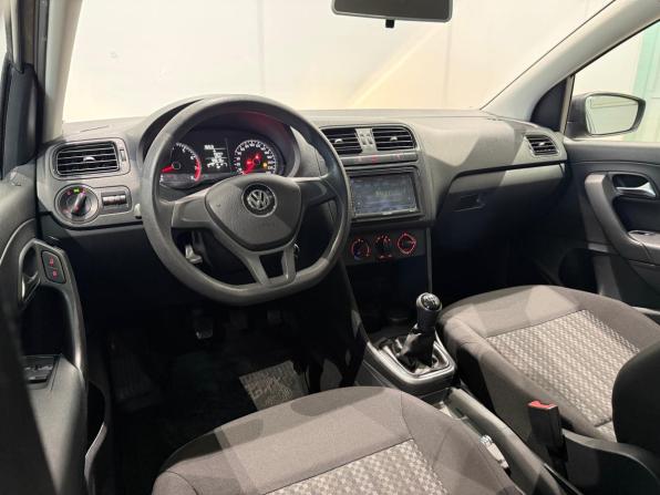 Volkswagen Polo V Рестайлинг с пробегом 2017 года, цена 1 150 000 рублей, 99600 км, седан, Автокод Объявления