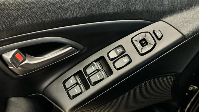 Hyundai ix35 I Рестайлинг с пробегом 2014 года, цена 1 150 000 рублей, 185918 км, внедорожник, Автокод Объявления
