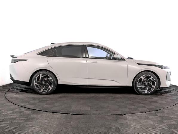 Changan Lamore с пробегом 2023 года, цена 1 755 000 рублей, 61939 км, седан, Автокод Объявления