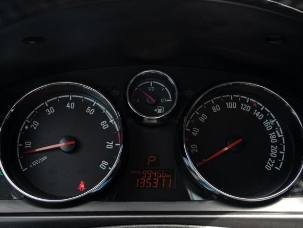 Opel Antara I Рестайлинг с пробегом 2012 года, цена 1 120 000 рублей, 135311 км, внедорожник, Автокод Объявления