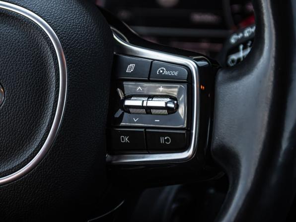 Kia Sorento IV с пробегом 2021 года, цена 3 300 000 рублей, 92040 км, внедорожник, Автокод Объявления