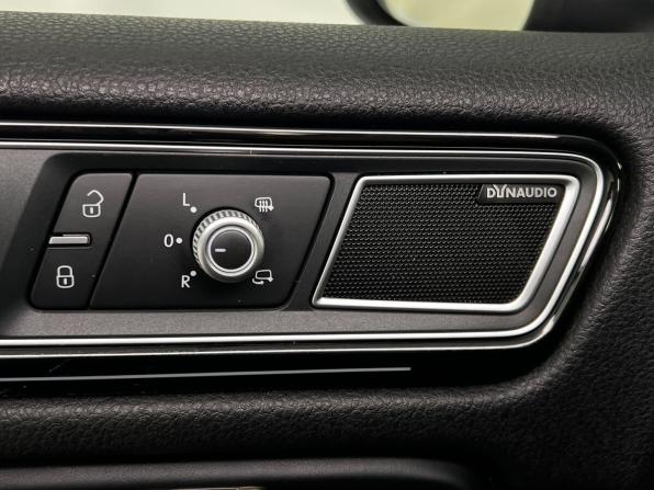 Volkswagen Touareg II Рестайлинг с пробегом 2015 года, цена 3 290 000 рублей, 150000 км, внедорожник, Автокод Объявления