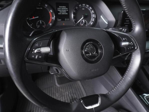Skoda Octavia IV (A8) с пробегом 2021 года, цена 2 339 000 рублей, 92837 км, лифтбек, Автокод Объявления