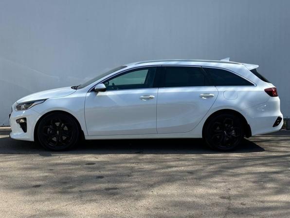 Kia Ceed III Рестайлинг с пробегом 2022 года, цена 2 600 000 рублей, 18788 км, универсал, Автокод Объявления
