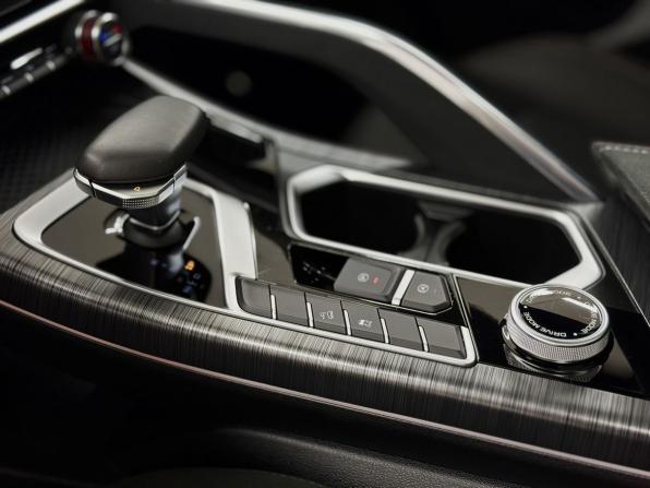 Geely Tugella I Рестайлинг с пробегом 2023 года, цена 2 965 000 рублей, 43637 км, внедорожник, Автокод Объявления
