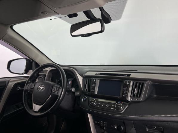 Toyota RAV4 IV (XA40) Рестайлинг с пробегом 2017 года, цена 2 585 000 рублей, 80000 км, внедорожник, Автокод Объявления