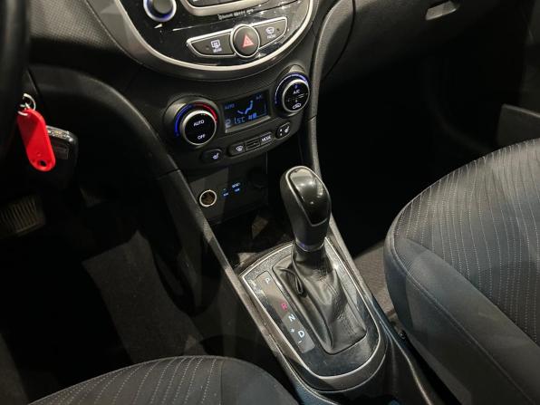 Hyundai Solaris I Рестайлинг с пробегом 2016 года, цена 1 049 000 рублей, 99870 км, седан, Автокод Объявления