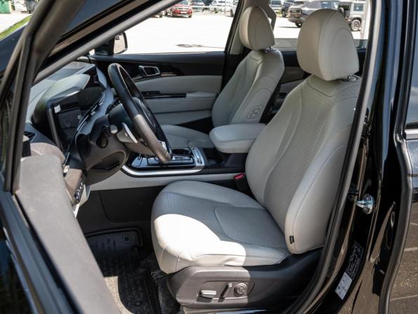 Kia Carnival IV с пробегом 2023 года, цена 4 750 000 рублей, 53597 км, минивэн, Автокод Объявления