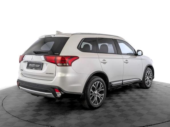 Mitsubishi Outlander III Рестайлинг 2 с пробегом 2018 года, цена 1 875 000 рублей, 213152 км, внедорожник, Автокод Объявления