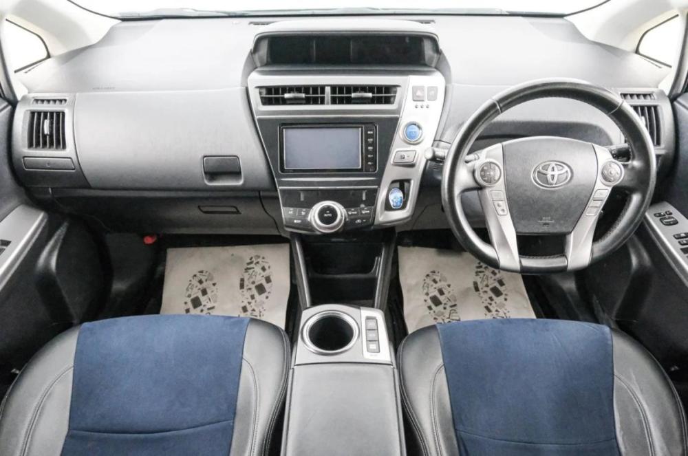 Toyota Prius Alpha I (ZVW40/41) Рестайлинг Красноярск  - изображение 11