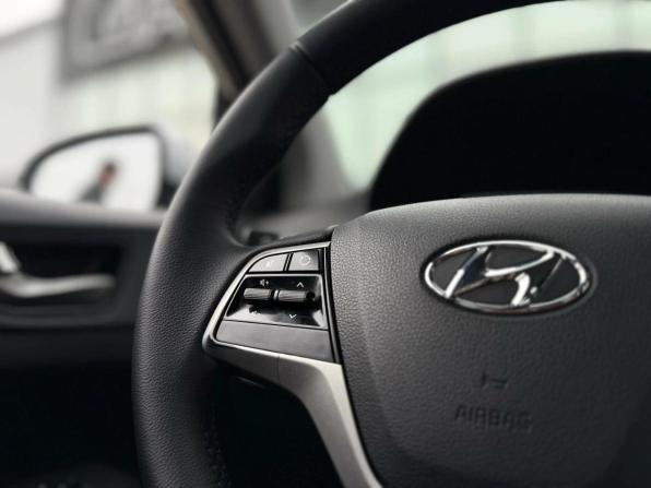 Hyundai Solaris II с пробегом 2019 года, цена 1 315 000 рублей, 147000 км, седан, Автокод Объявления