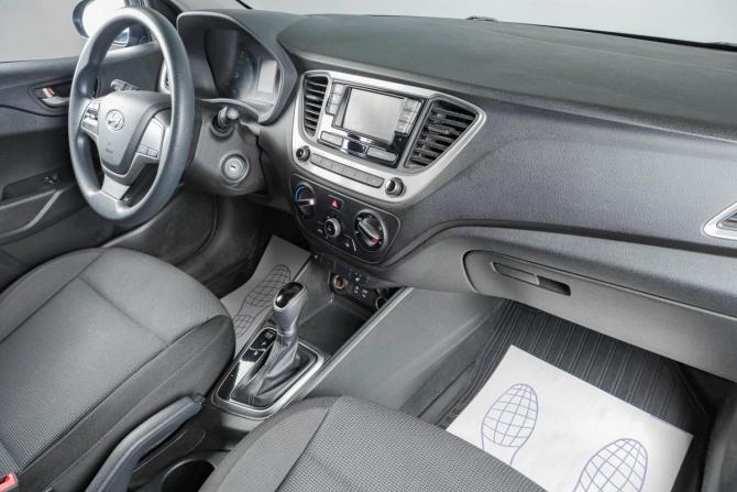 Hyundai Solaris II с пробегом 2017 года, цена 1 489 000 рублей, 111500 км, седан, Автокод Объявления