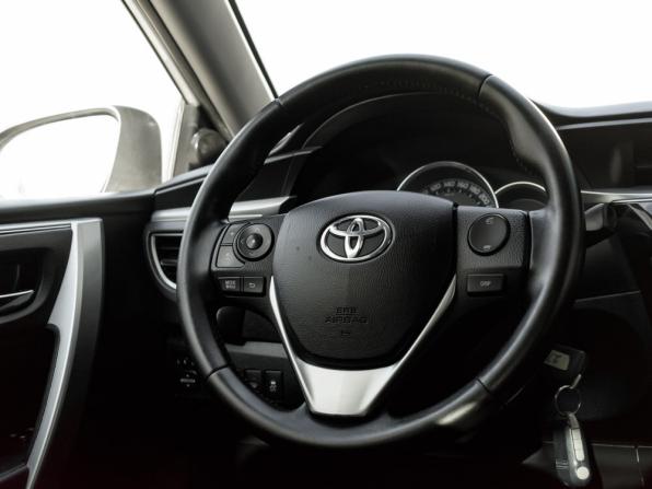Toyota Corolla XI (E160 E170 E180) с пробегом 2013 года, цена 1 380 000 рублей, 170660 км, седан, Автокод Объявления