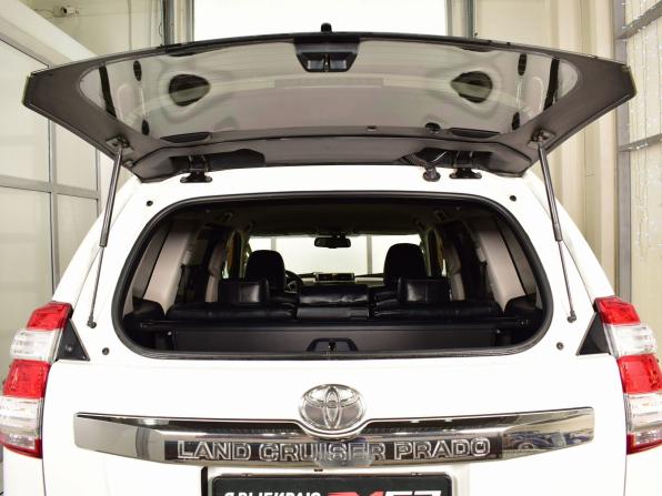 Toyota Land Cruiser Prado 150 Series Рестайлинг 1 с пробегом 2014 года, цена 3 599 995 рублей, 281791 км, внедорожник, Автокод Объявления