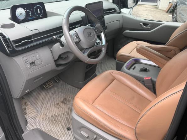 Hyundai Staria I с пробегом 2021 года, цена 4 799 000 рублей, 65706 км, минивэн, Автокод Объявления