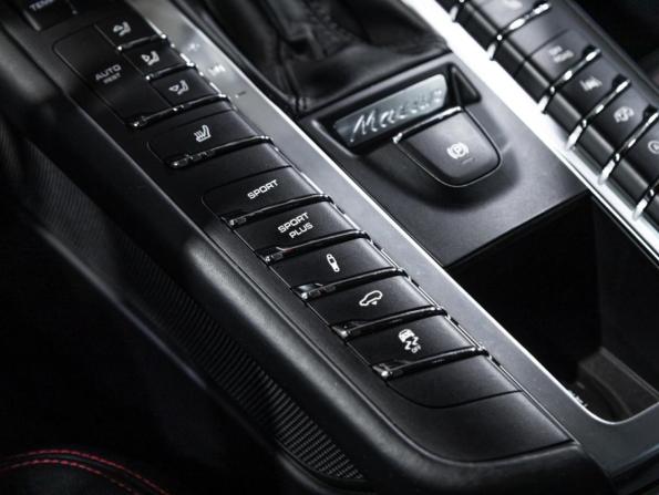 Porsche Macan I с пробегом 2016 года, цена 4 750 000 рублей, 81059 км, внедорожник, Автокод Объявления