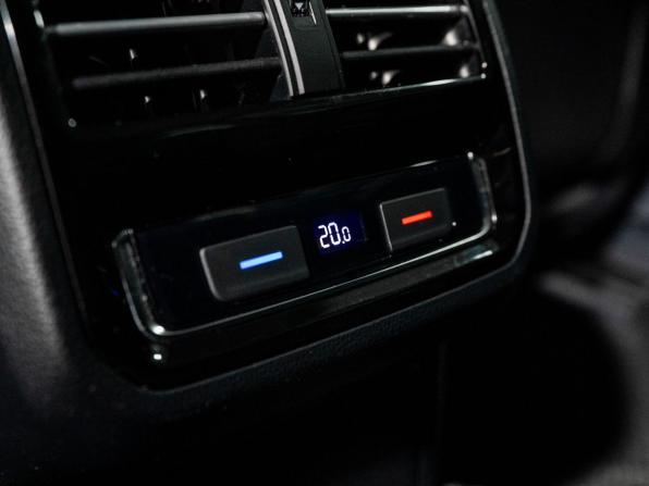 Volkswagen Passat B8 с пробегом 2015 года, цена 1 800 000 рублей, 55168 км, универсал, Автокод Объявления