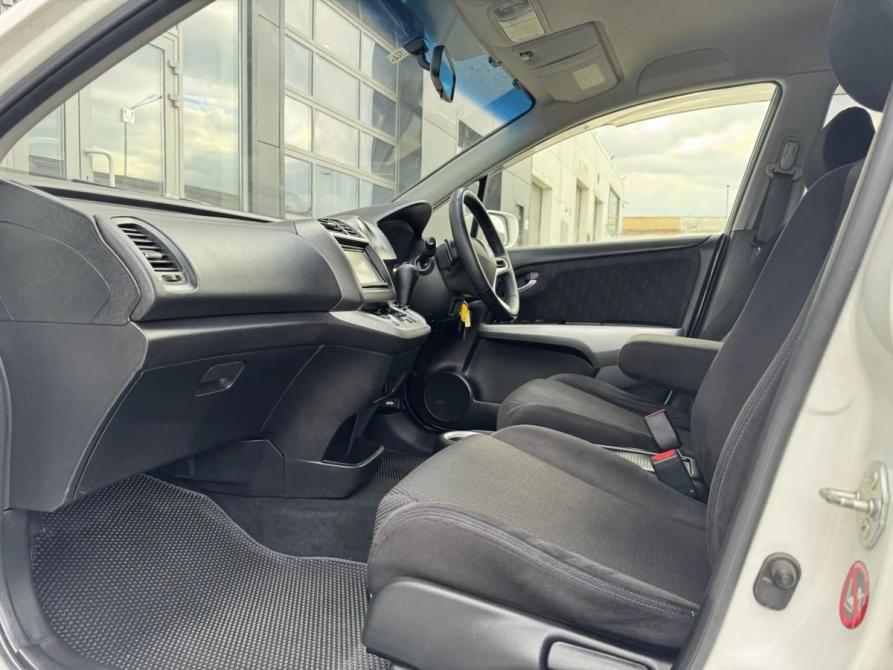 Honda Stream II Рестайлинг Новосибирск  - изображение 16