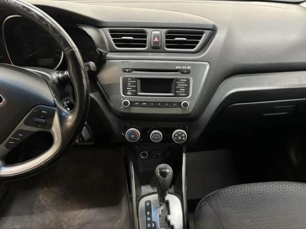 Kia Rio III Рестайлинг с пробегом 2017 года, цена 859 000 рублей, 123184 км, хэтчбек, Автокод Объявления