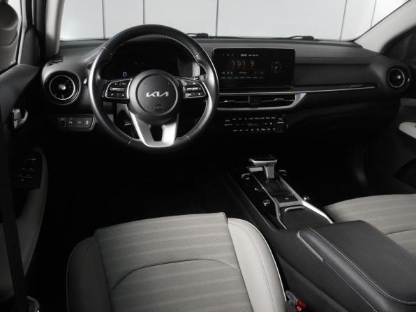 Kia K3 II (China Market) Рестайлинг с пробегом 2024 года, цена 2 339 000 рублей, 21889 км, седан, Автокод Объявления