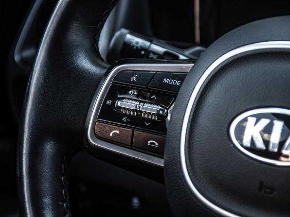 Kia Sorento IV с пробегом 2021 года, цена 3 300 000 рублей, 92040 км, внедорожник, Автокод Объявления