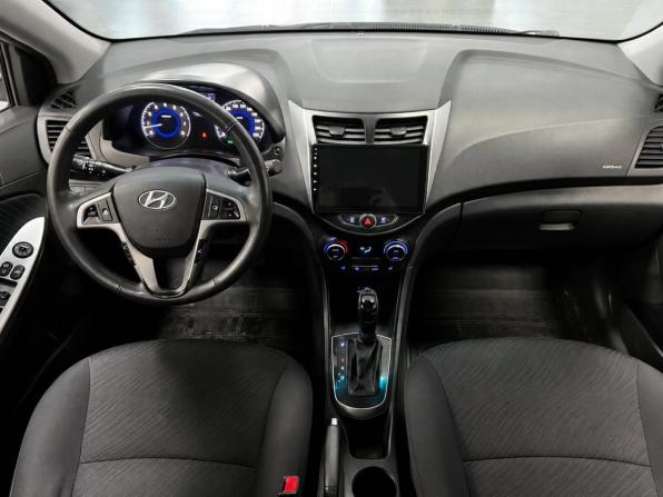 Hyundai Solaris I Рестайлинг с пробегом 2015 года, цена 1 020 000 рублей, 202566 км, седан, Автокод Объявления
